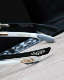 Picture of Chrome Hearts Sunglasses _SKUfw59934698fw